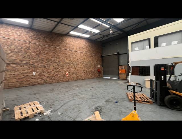 500M² WAREHOUSE TO LET IN SPARTAN